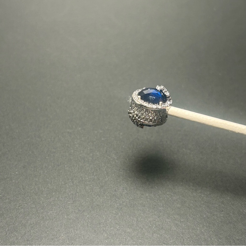 Pandora Charm - Picture 2 of 12